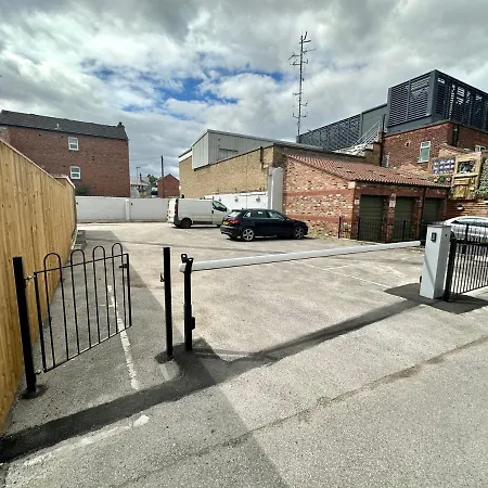 Fountain No 1 With Free Parking