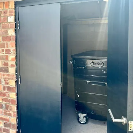 Fountain No 1 With Free Parking * يورك