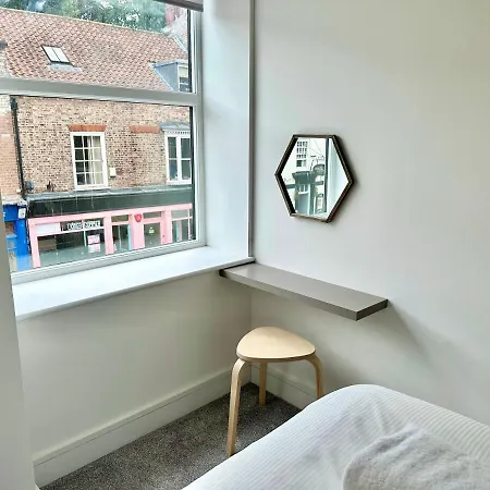 Апартаменты Fountain No 1 With Free Parking *