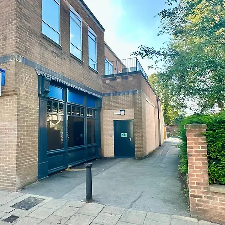 Fountain No 1 With Free Parking *